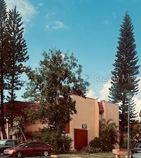 For Sale: $98,000 (1 beds, 1 baths, 672 Square Feet)