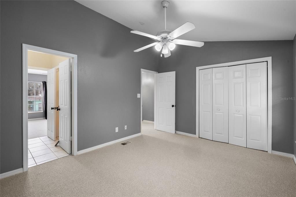 For Sale: $165,000 (2 beds, 1 baths, 1051 Square Feet)