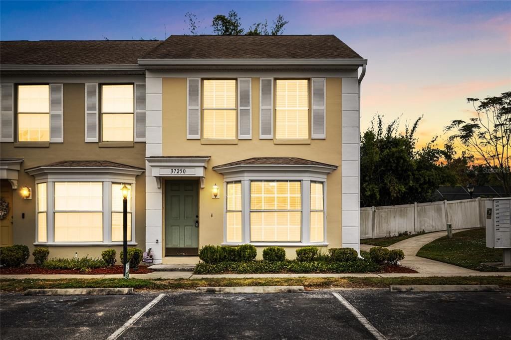 For Sale: $165,000 (2 beds, 1 baths, 1051 Square Feet)