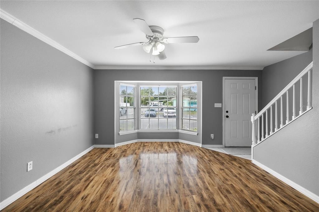 For Sale: $165,000 (2 beds, 1 baths, 1051 Square Feet)