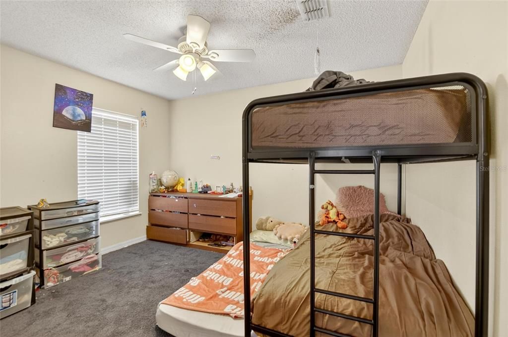 待售: $285,000 (3 贝兹, 2 浴室, 1292 平方英尺)