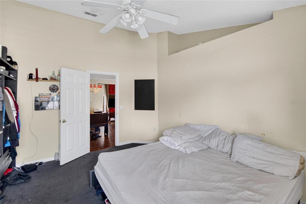 待售: $285,000 (3 贝兹, 2 浴室, 1292 平方英尺)