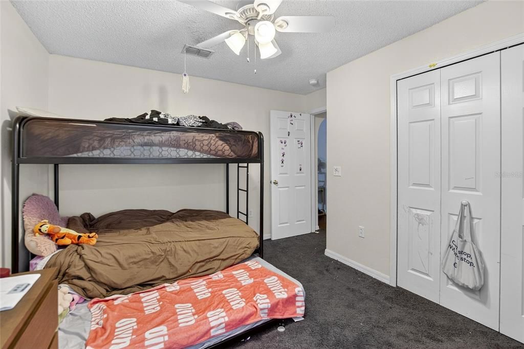 待售: $285,000 (3 贝兹, 2 浴室, 1292 平方英尺)