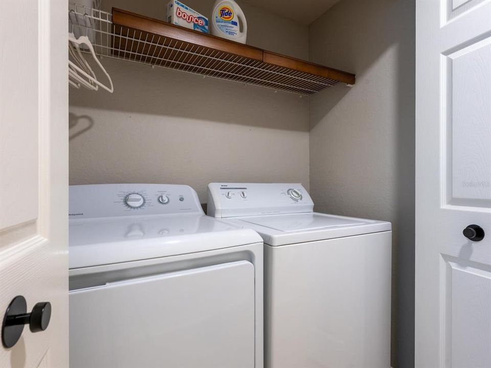 Active With Contract: $224,900 (1 beds, 1 baths, 843 Square Feet)