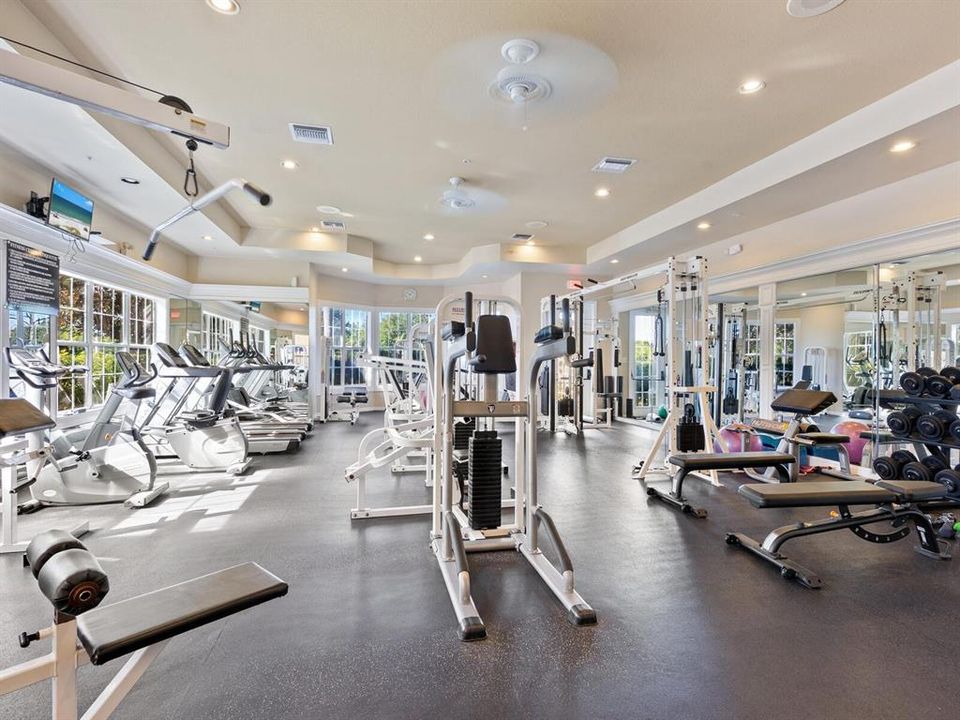 Active With Contract: $224,900 (1 beds, 1 baths, 843 Square Feet)