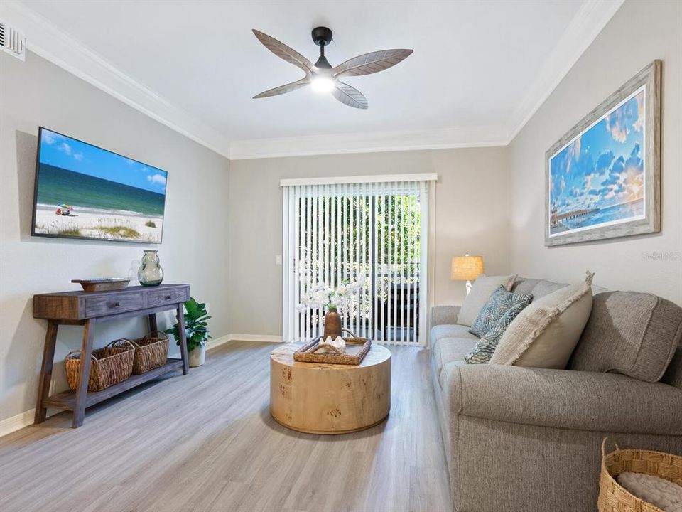 Active With Contract: $224,900 (1 beds, 1 baths, 843 Square Feet)