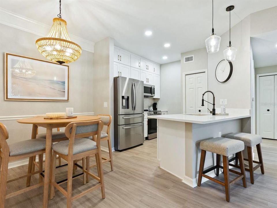 Active With Contract: $224,900 (1 beds, 1 baths, 843 Square Feet)