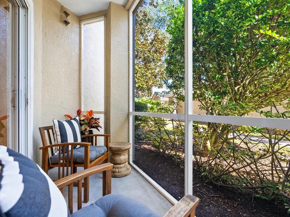 Active With Contract: $224,900 (1 beds, 1 baths, 843 Square Feet)