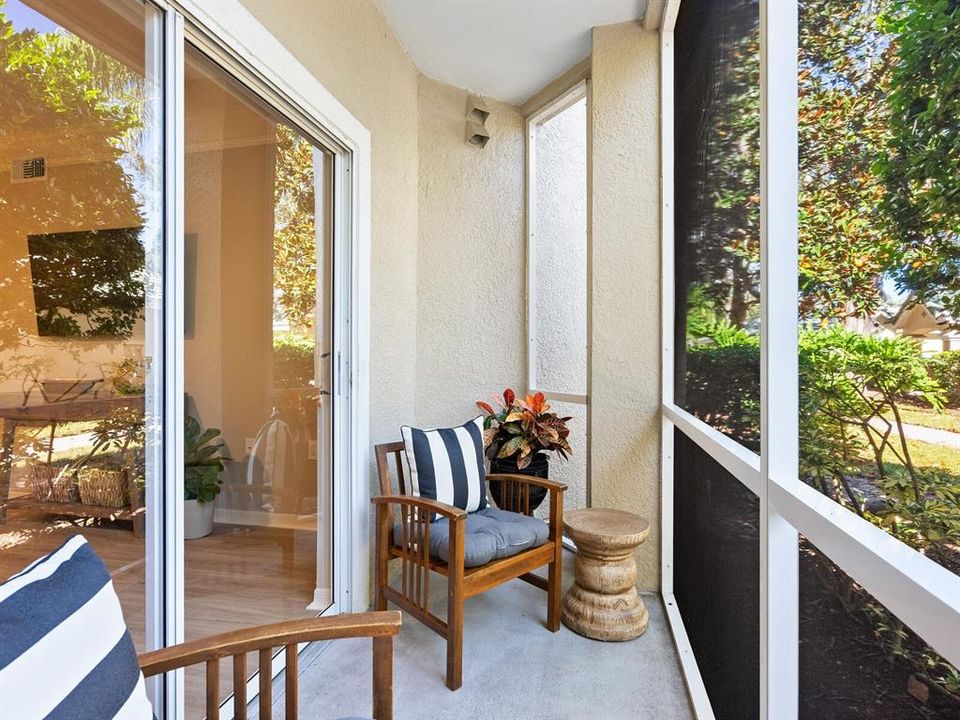 Active With Contract: $224,900 (1 beds, 1 baths, 843 Square Feet)