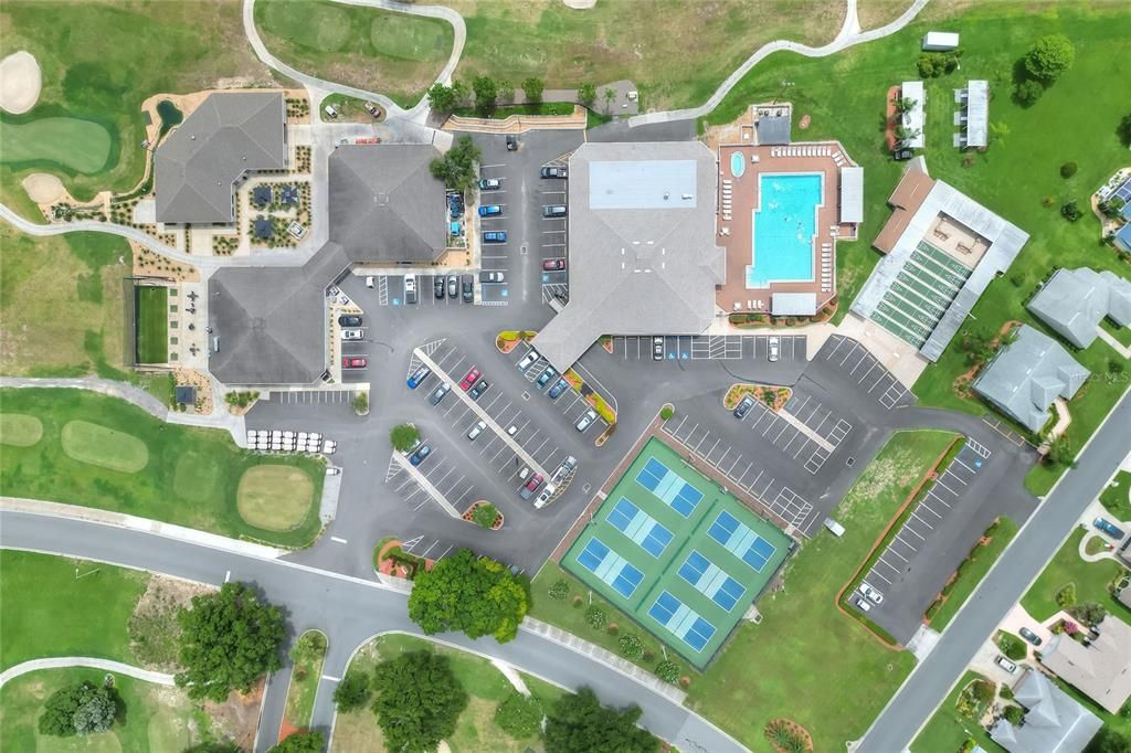 合同活跃: $274,000 (2 贝兹, 2 浴室, 1436 平方英尺)