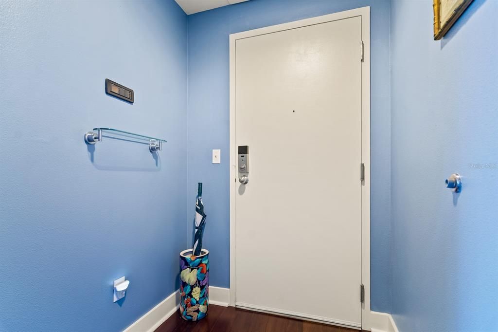 Activo con contrato: $649,999 (2 camas, 2 baños, 1634 Pies cuadrados)