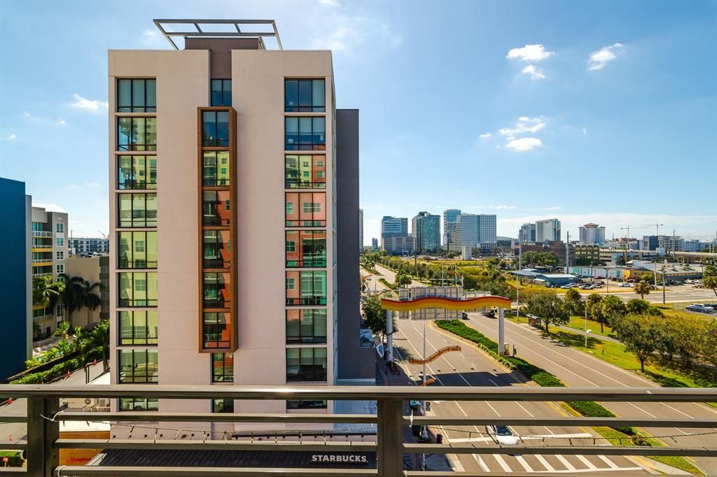 Activo con contrato: $649,999 (2 camas, 2 baños, 1634 Pies cuadrados)