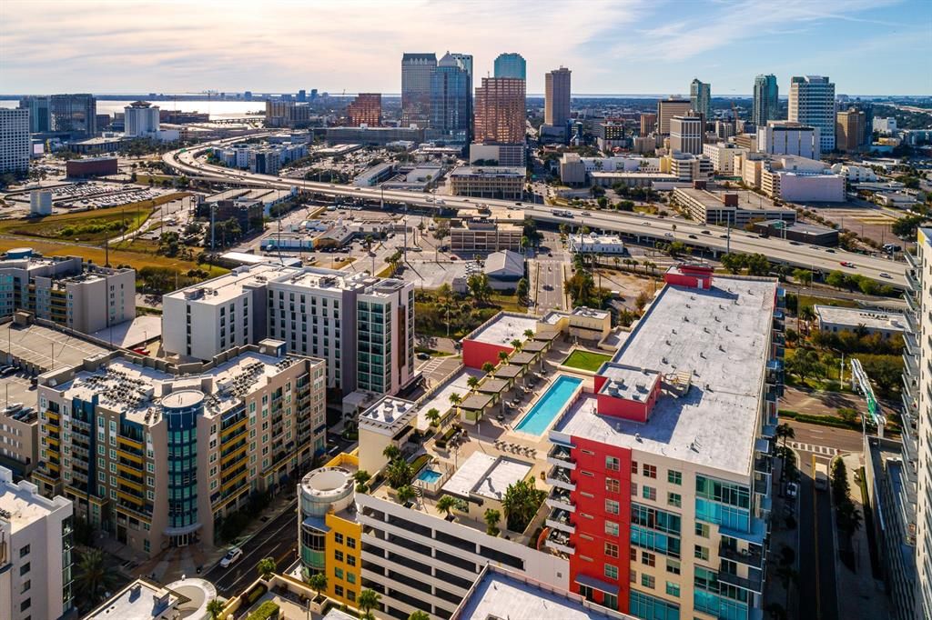 Activo con contrato: $649,999 (2 camas, 2 baños, 1634 Pies cuadrados)