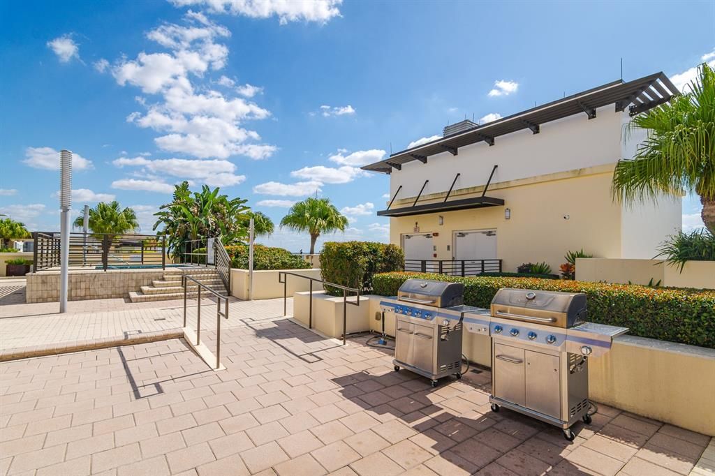 Activo con contrato: $649,999 (2 camas, 2 baños, 1634 Pies cuadrados)