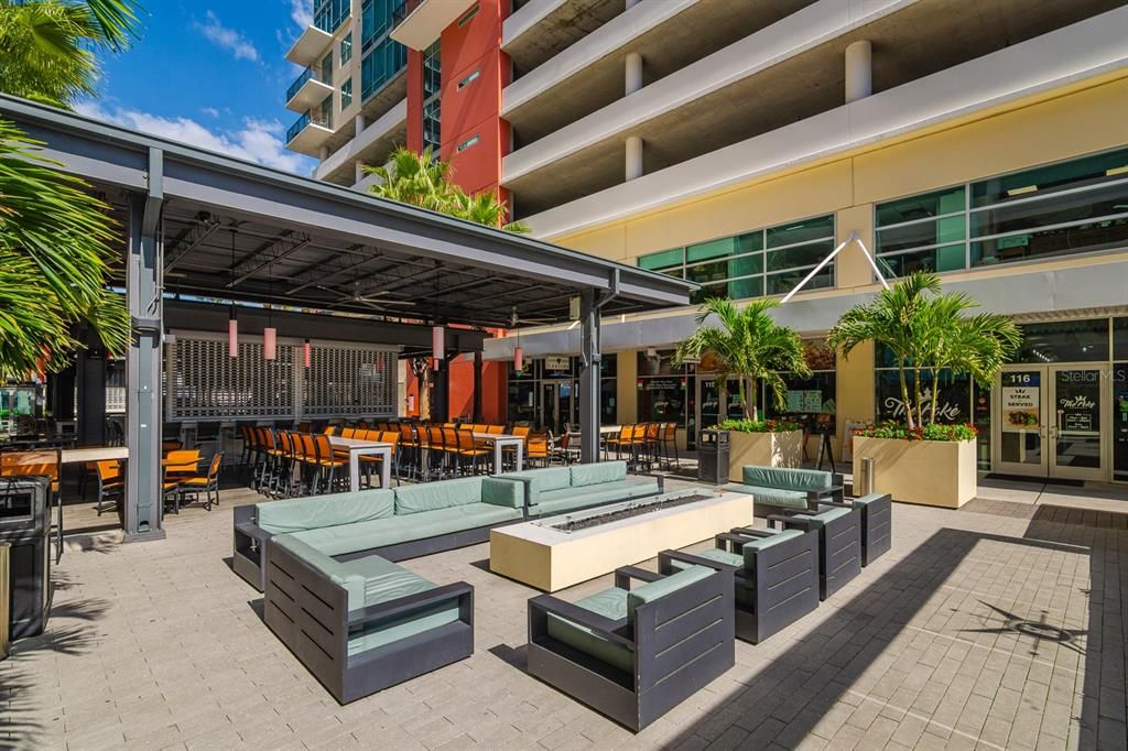 Activo con contrato: $649,999 (2 camas, 2 baños, 1634 Pies cuadrados)