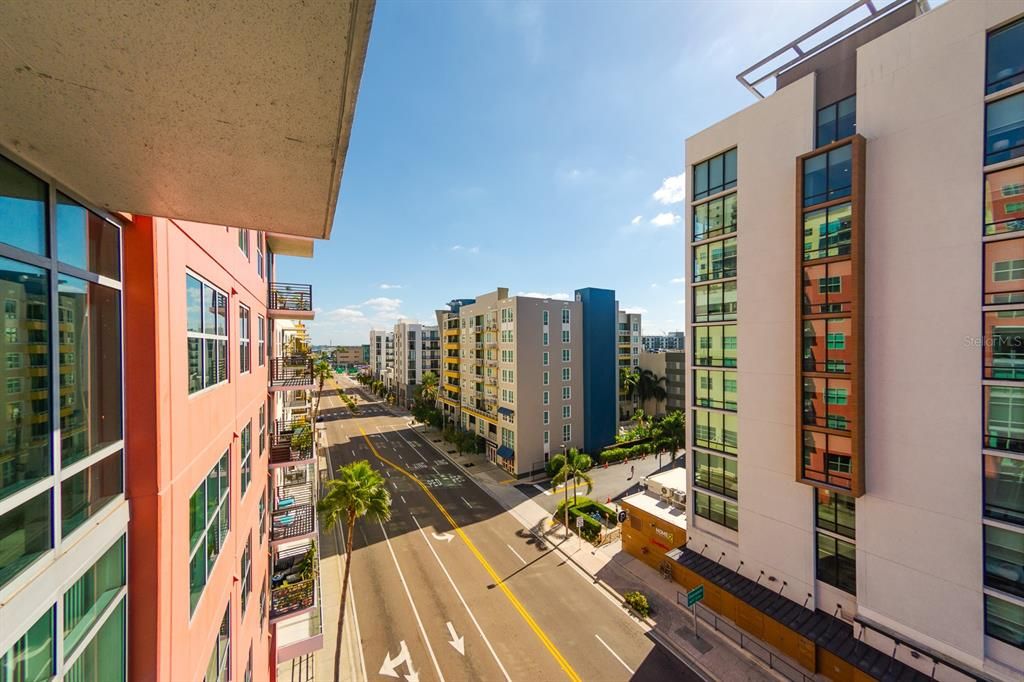 Activo con contrato: $649,999 (2 camas, 2 baños, 1634 Pies cuadrados)