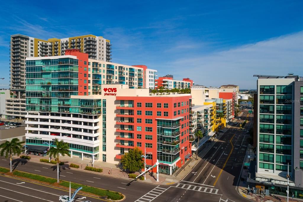 Activo con contrato: $649,999 (2 camas, 2 baños, 1634 Pies cuadrados)