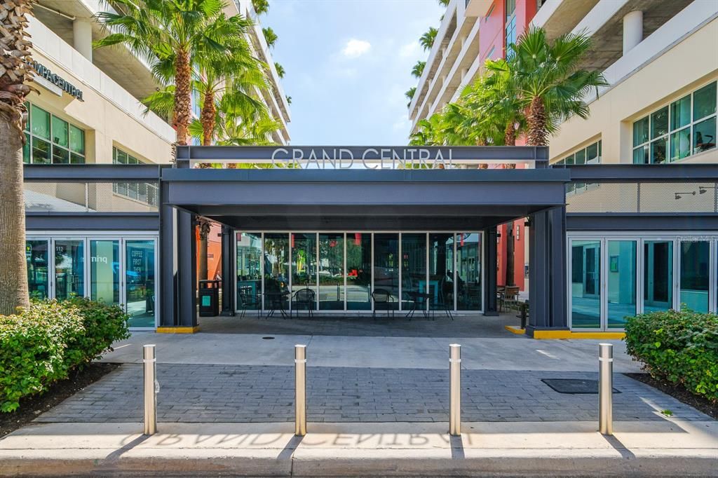 Activo con contrato: $649,999 (2 camas, 2 baños, 1634 Pies cuadrados)