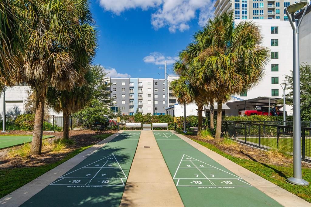 Activo con contrato: $649,999 (2 camas, 2 baños, 1634 Pies cuadrados)