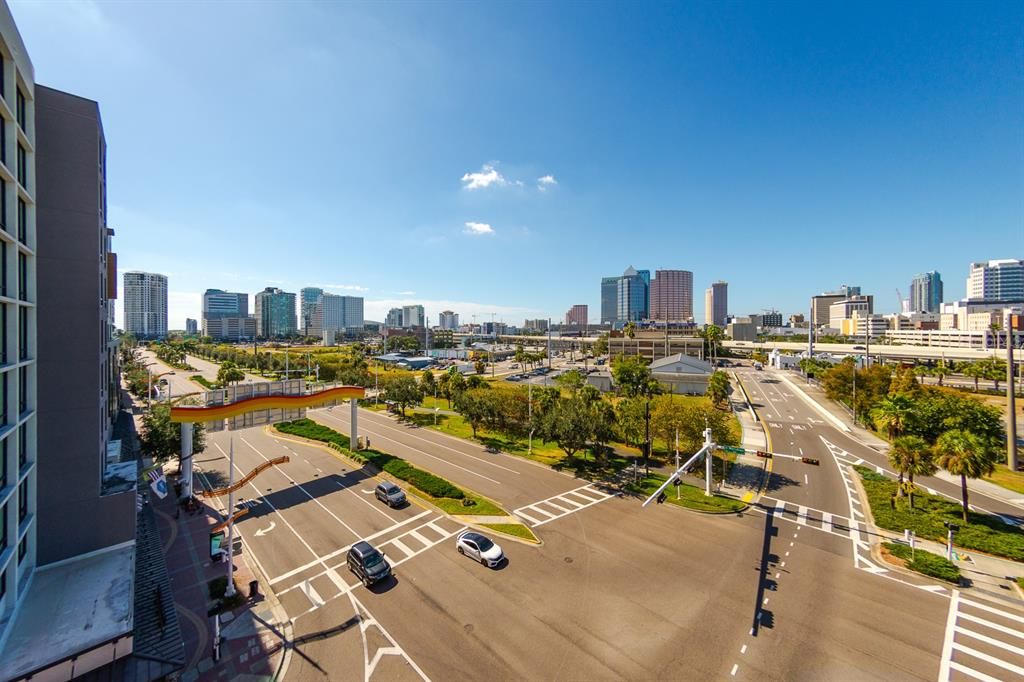 Activo con contrato: $649,999 (2 camas, 2 baños, 1634 Pies cuadrados)