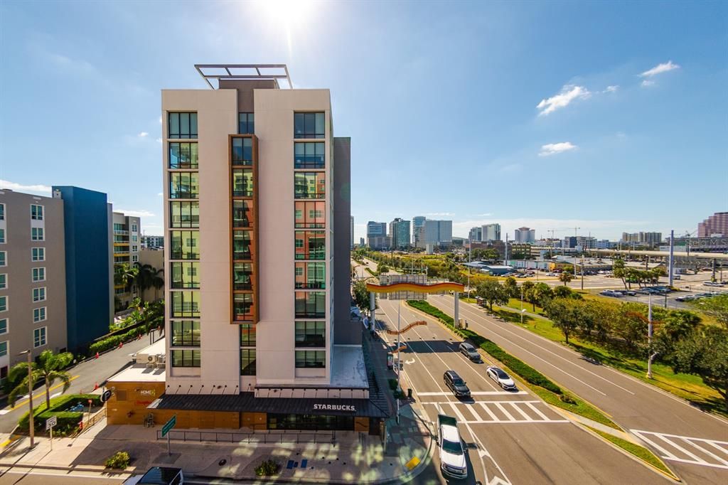 Activo con contrato: $649,999 (2 camas, 2 baños, 1634 Pies cuadrados)