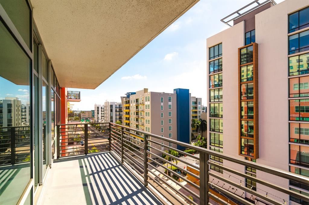 Activo con contrato: $649,999 (2 camas, 2 baños, 1634 Pies cuadrados)