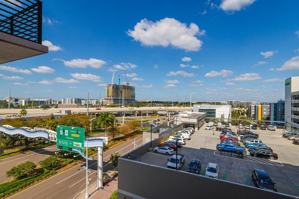 Activo con contrato: $649,999 (2 camas, 2 baños, 1634 Pies cuadrados)