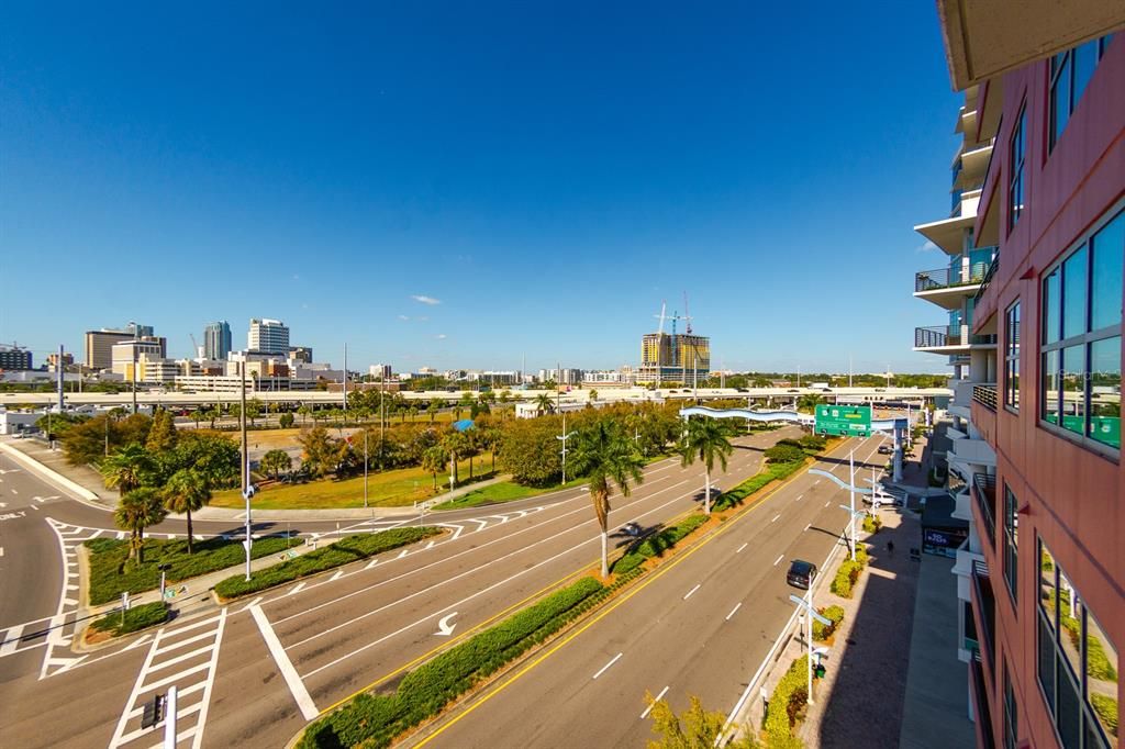 Activo con contrato: $649,999 (2 camas, 2 baños, 1634 Pies cuadrados)