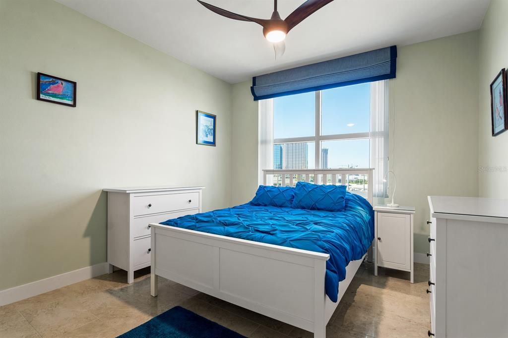 Activo con contrato: $649,999 (2 camas, 2 baños, 1634 Pies cuadrados)