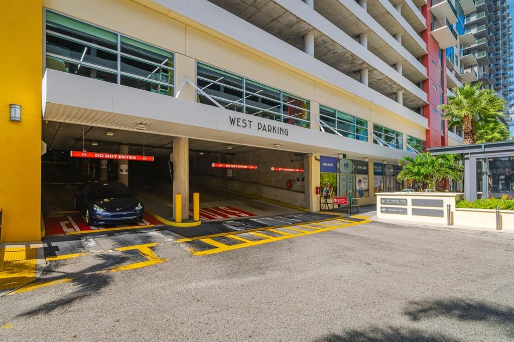 Activo con contrato: $649,999 (2 camas, 2 baños, 1634 Pies cuadrados)