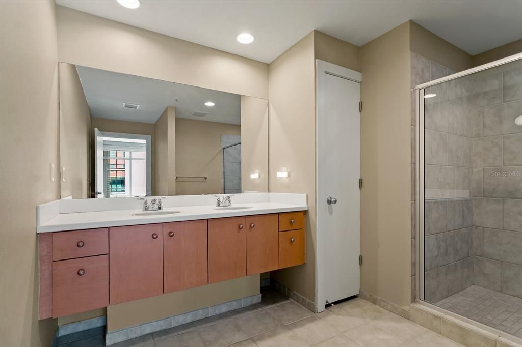 Activo con contrato: $649,999 (2 camas, 2 baños, 1634 Pies cuadrados)