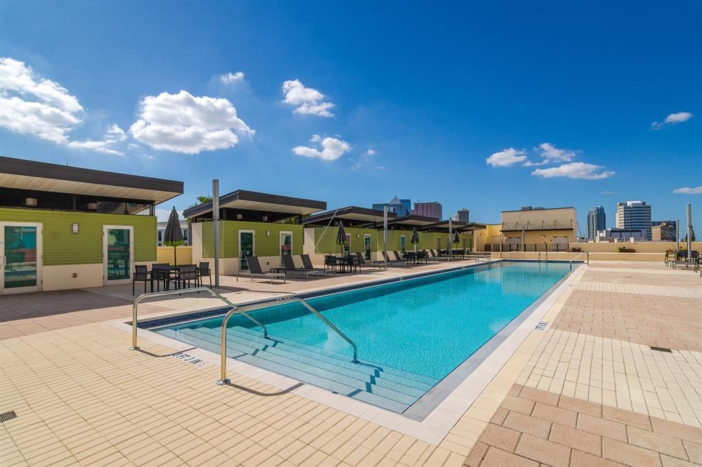 Activo con contrato: $649,999 (2 camas, 2 baños, 1634 Pies cuadrados)