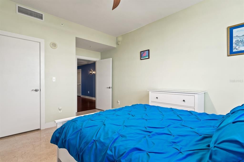 Activo con contrato: $649,999 (2 camas, 2 baños, 1634 Pies cuadrados)