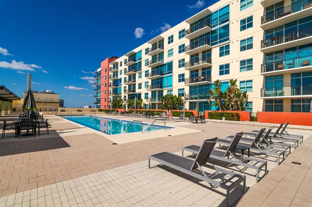 Activo con contrato: $649,999 (2 camas, 2 baños, 1634 Pies cuadrados)