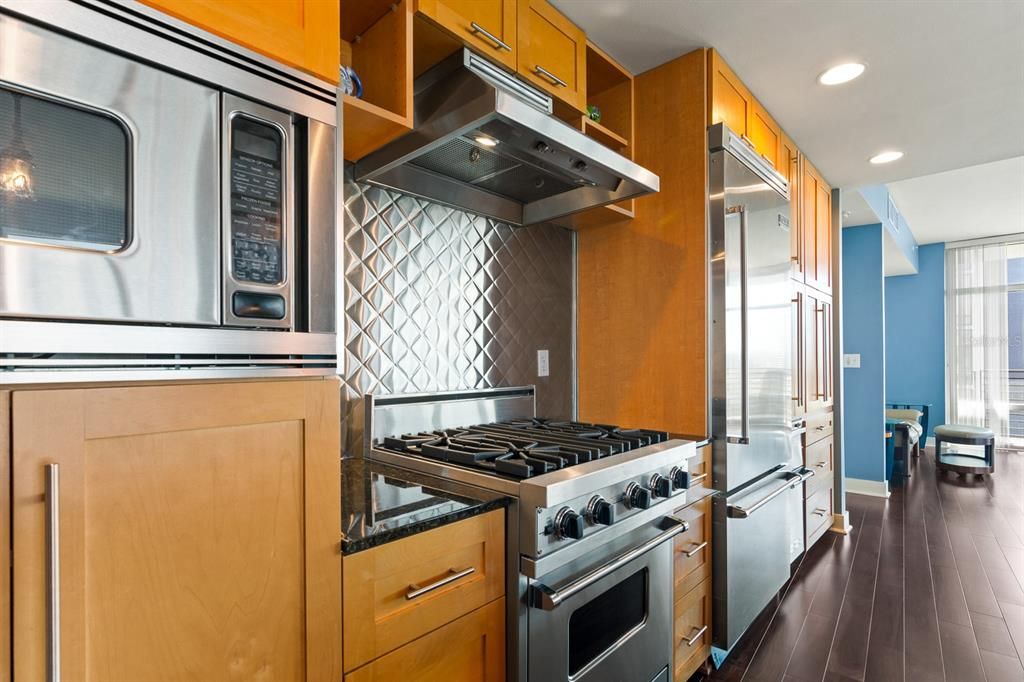 Activo con contrato: $649,999 (2 camas, 2 baños, 1634 Pies cuadrados)