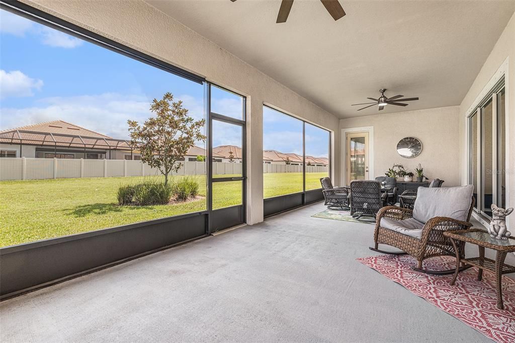 En Venta: $575,000 (3 camas, 3 baños, 2776 Pies cuadrados)