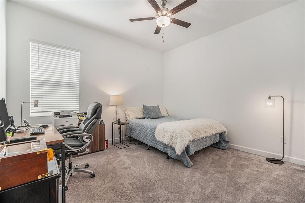 En Venta: $575,000 (3 camas, 3 baños, 2776 Pies cuadrados)