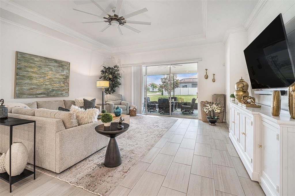 En Venta: $575,000 (3 camas, 3 baños, 2776 Pies cuadrados)