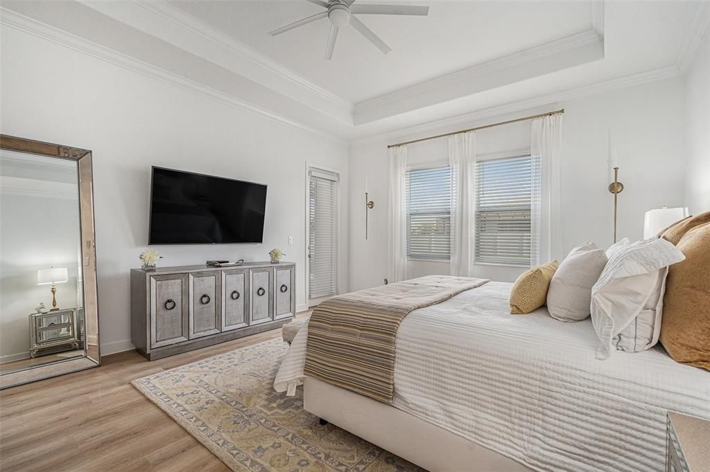 En Venta: $575,000 (3 camas, 3 baños, 2776 Pies cuadrados)