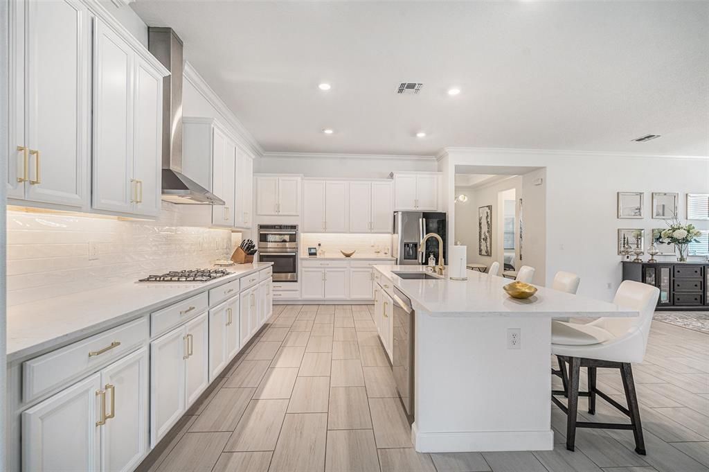 En Venta: $575,000 (3 camas, 3 baños, 2776 Pies cuadrados)