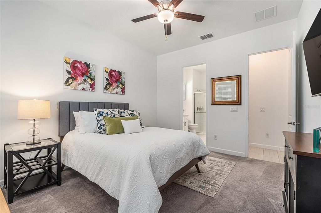 En Venta: $575,000 (3 camas, 3 baños, 2776 Pies cuadrados)