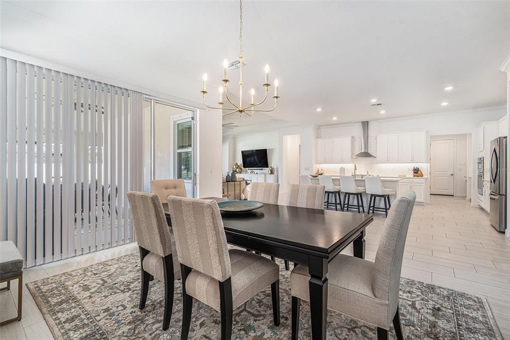 En Venta: $575,000 (3 camas, 3 baños, 2776 Pies cuadrados)