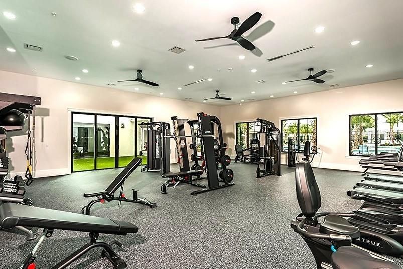 En Venta: $575,000 (3 camas, 3 baños, 2776 Pies cuadrados)