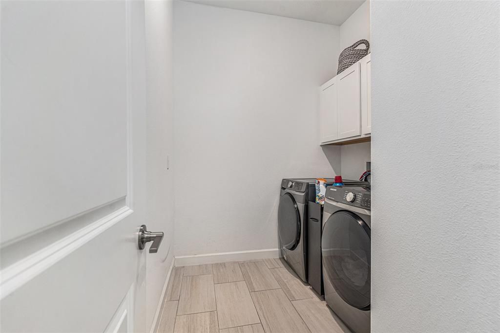 En Venta: $575,000 (3 camas, 3 baños, 2776 Pies cuadrados)