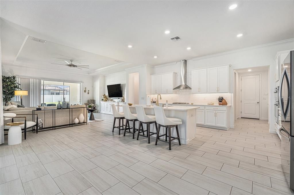 En Venta: $575,000 (3 camas, 3 baños, 2776 Pies cuadrados)