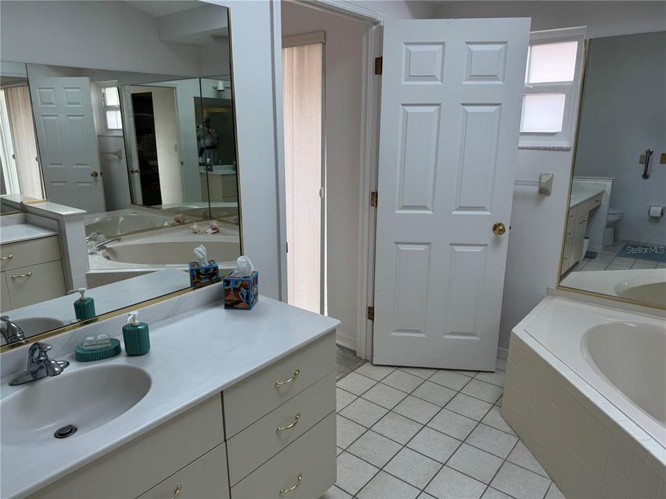 For Sale: $364,000 (2 beds, 2 baths, 1738 Square Feet)