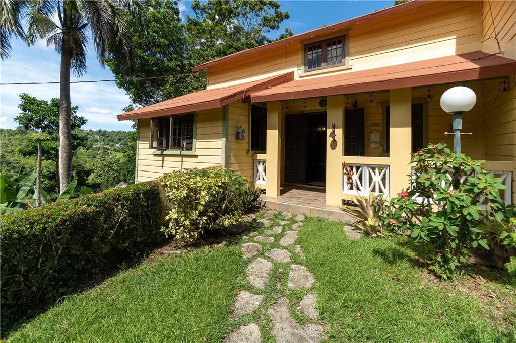 На продажу: $360,000 (3 спален, 3 ванн, 1700 Квадратных фут)