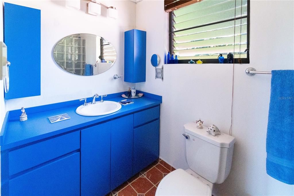 На продажу: $360,000 (3 спален, 3 ванн, 1700 Квадратных фут)