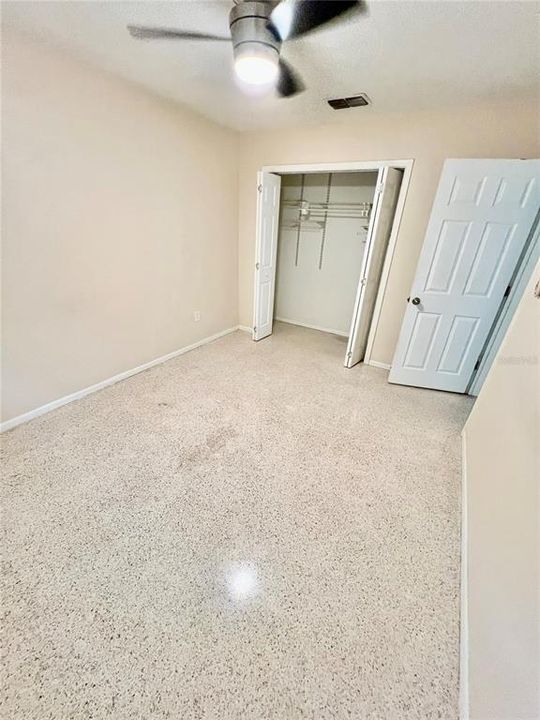 For Sale: $369,900 (2 beds, 1 baths, 983 Square Feet)