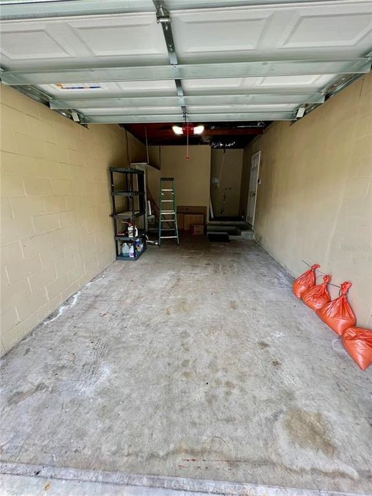 For Sale: $369,900 (2 beds, 1 baths, 983 Square Feet)